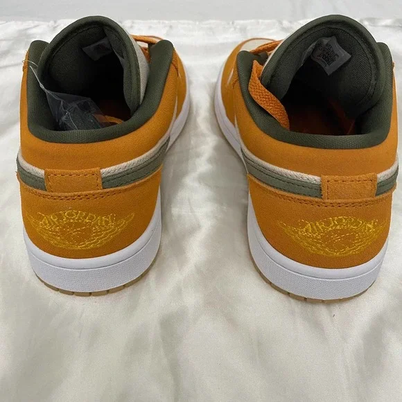 Air Jordan 1 Low Light Curry (8 Men) - Picture 8 of 12